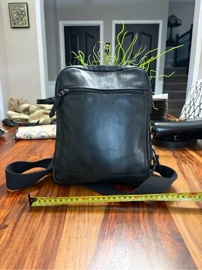 Fossil- Men's Black Leather Crossbody Bag - Minimalist Travel Sling